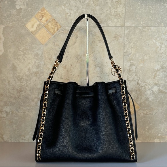 Michael Kors Mina Large Chain Shoulder Pebbled Leather Bag Black/Gold - Picture 2 of 15